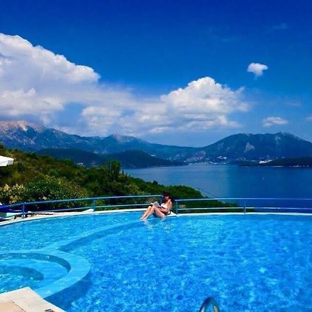 Esperides Resort Hotel Meganisi Ngoại thất bức ảnh