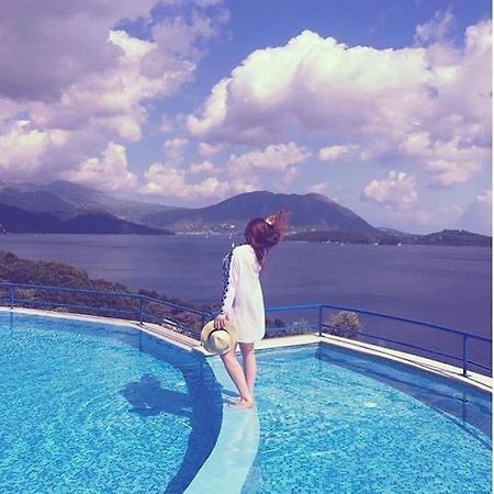 Esperides Resort Hotel Meganisi Ngoại thất bức ảnh